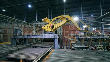 机器人手臂搬砖是一个现代化的工厂，工业工厂.